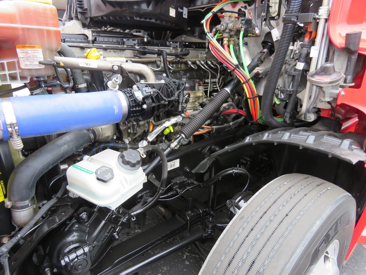 2022 Freightliner Cascadia - image 10