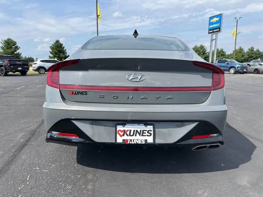 2020 Hyundai Sonata SEL photo 9