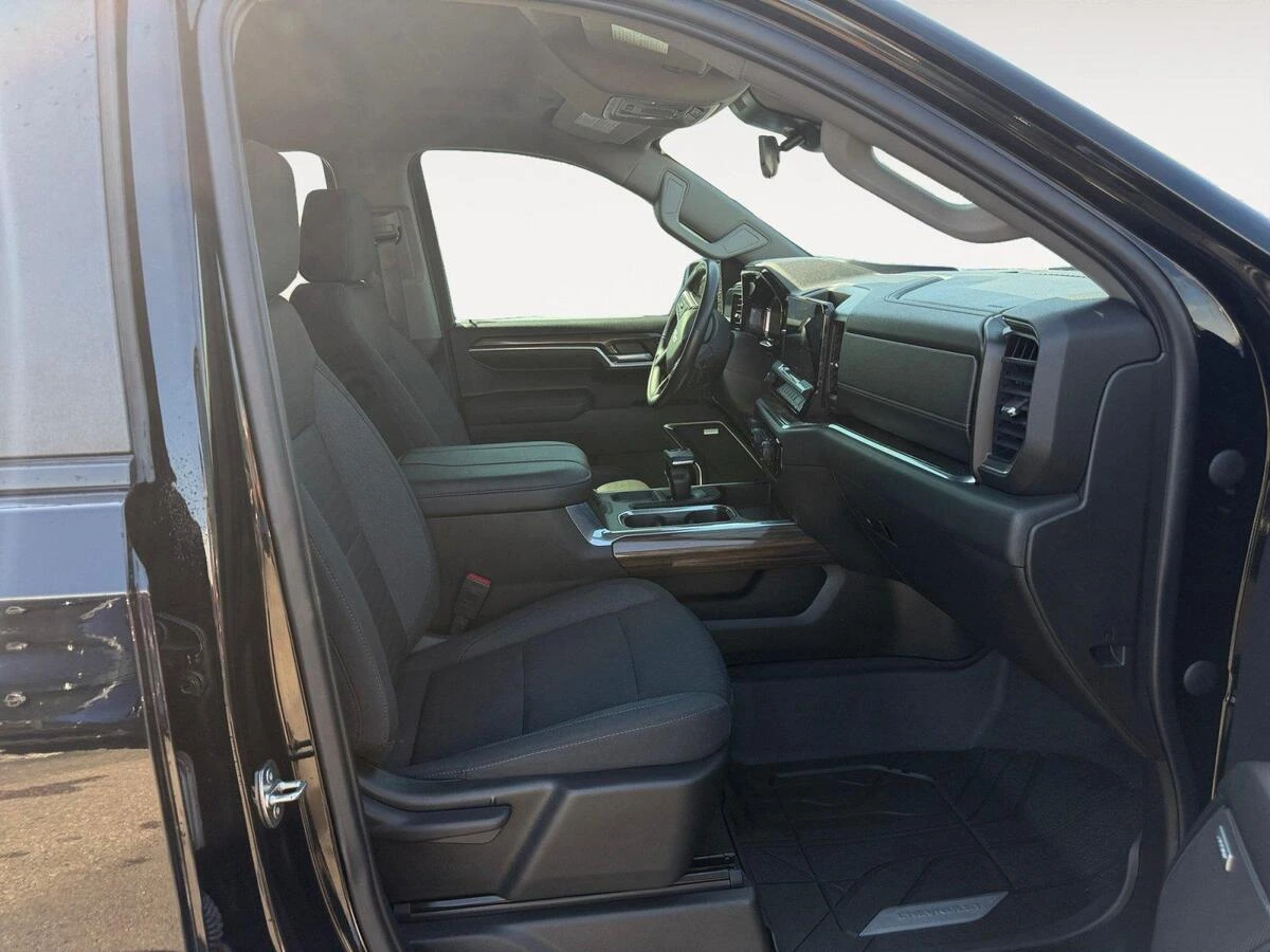 2023 Chevrolet Silverado 1500 RST - Photo 15