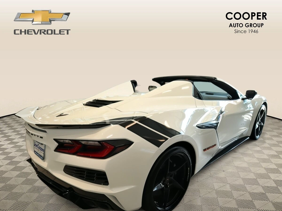 2027 Chevrolet Corvette 2LT - Photo 22