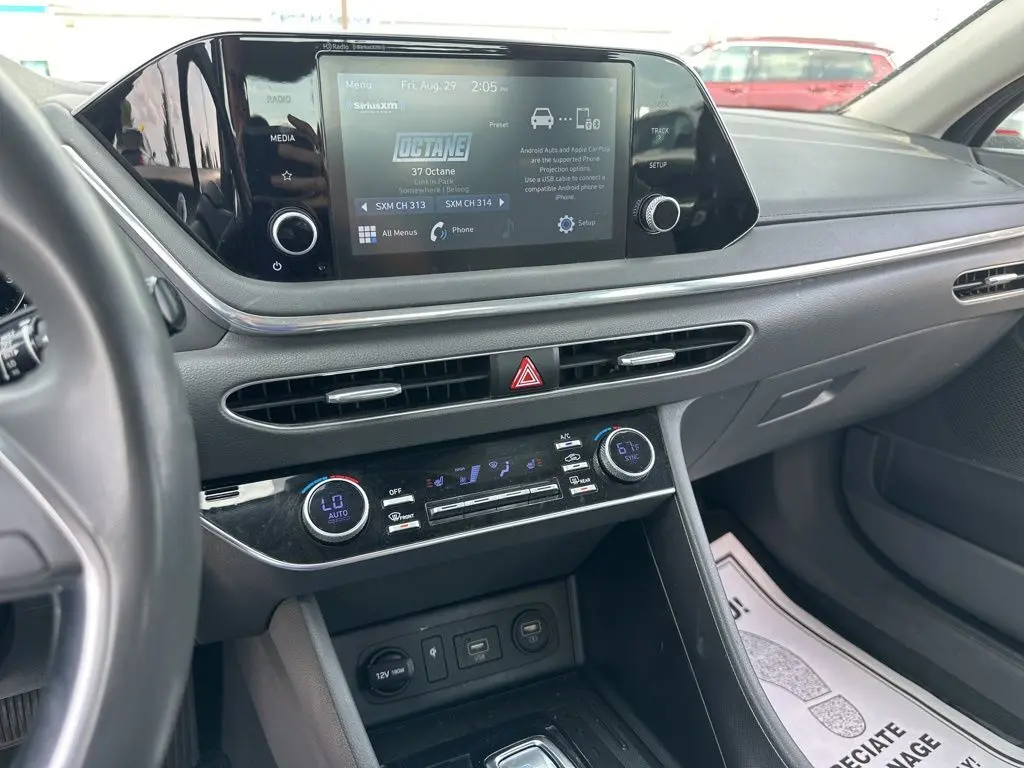 2020 Hyundai Sonata SEL photo 25
