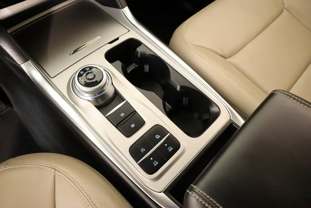 2024 Ford Explorer XLT photo 7