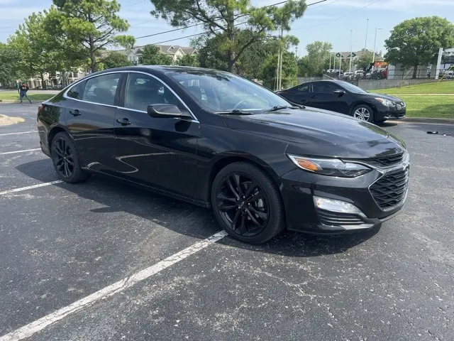 Used 2020 Chevrolet Malibu 1LT with VIN 1G1ZD5ST7LF120839 for sale in Tulsa, OK