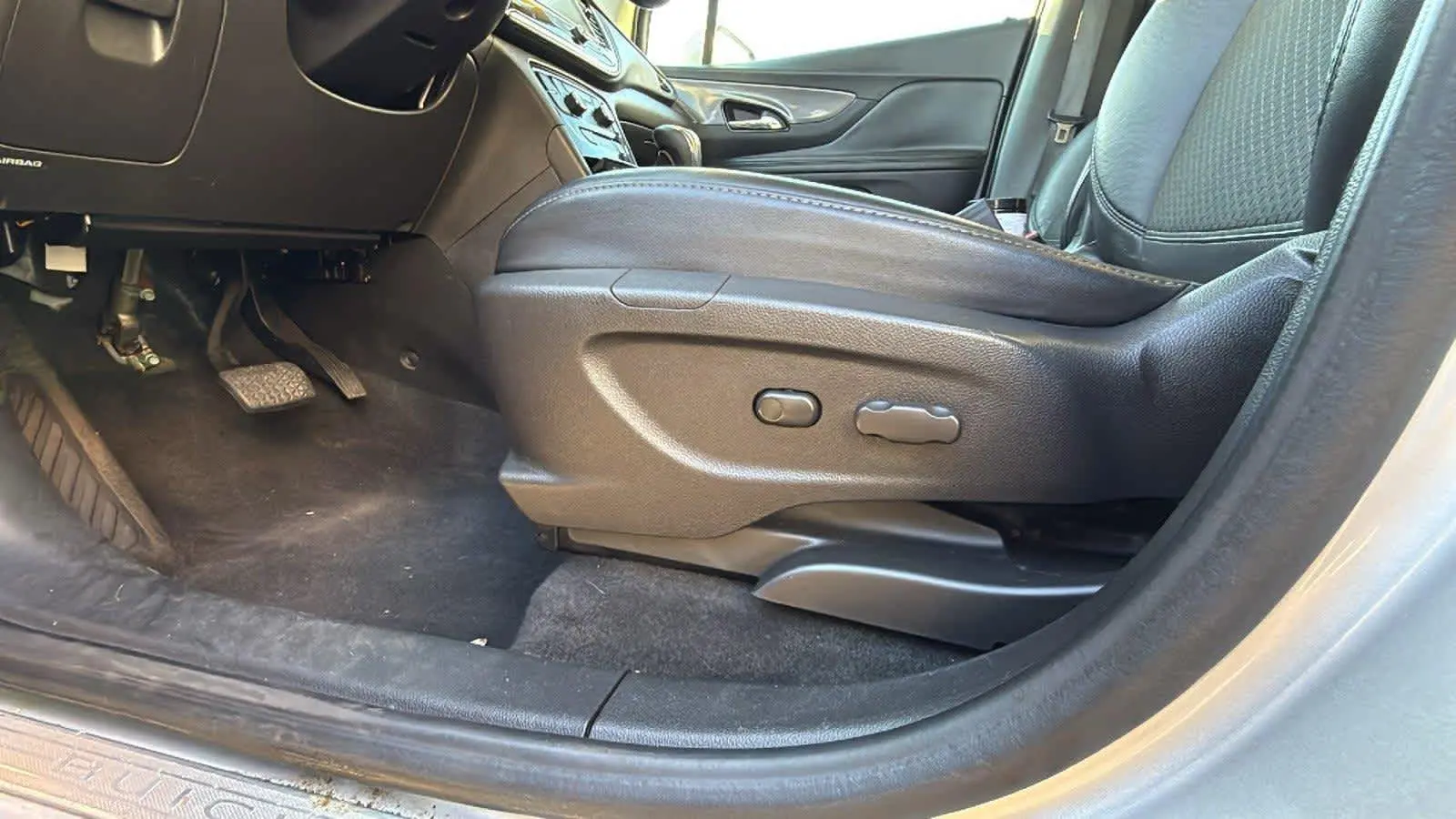 2017 Buick Encore Preferred photo 9