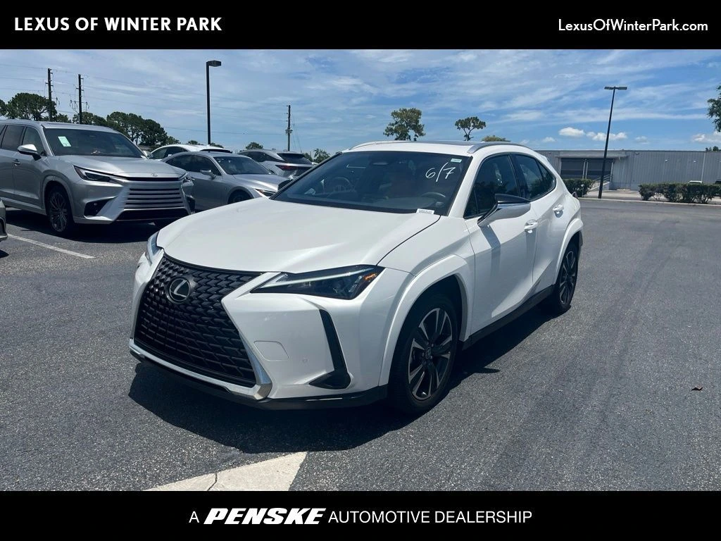 2025 Lexus UX 300h 300h Premium's photo