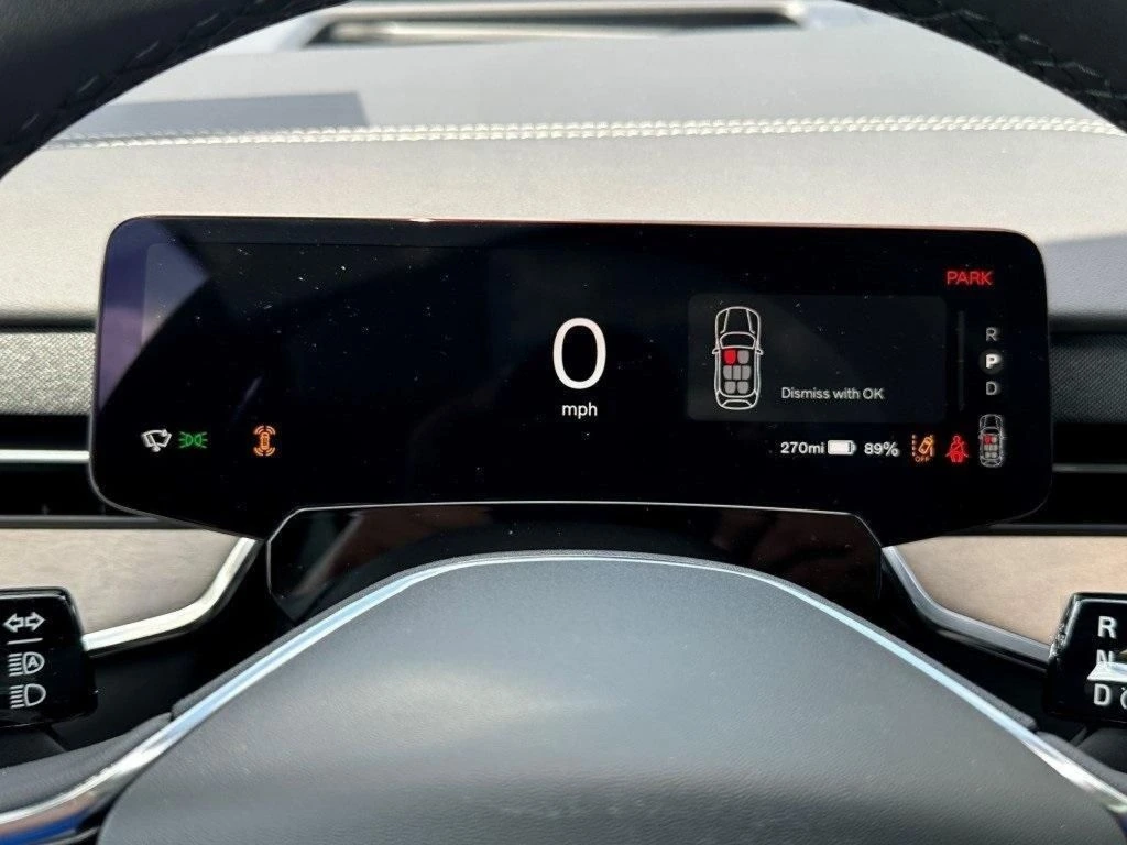 2025 Volvo - image 22