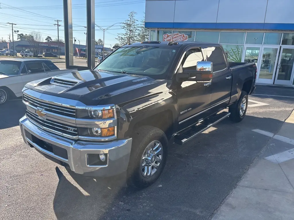 2019 Chevrolet Silverado 2500HD LTZ photo 2