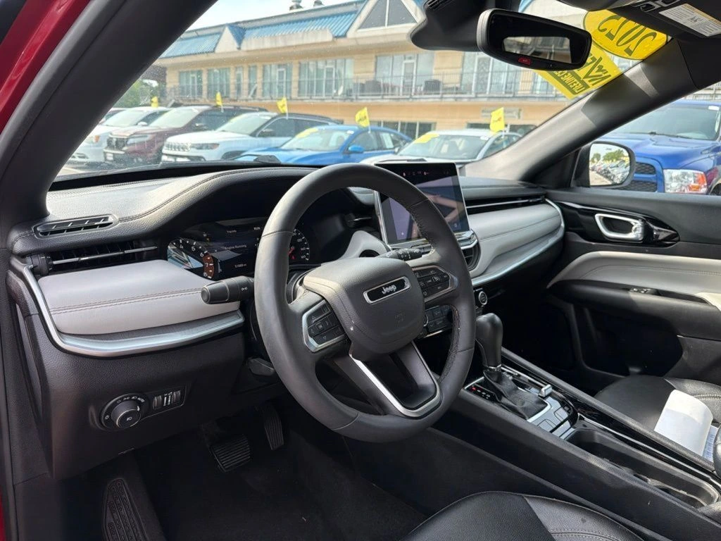 2025 Jeep Compass Limited - Photo 17