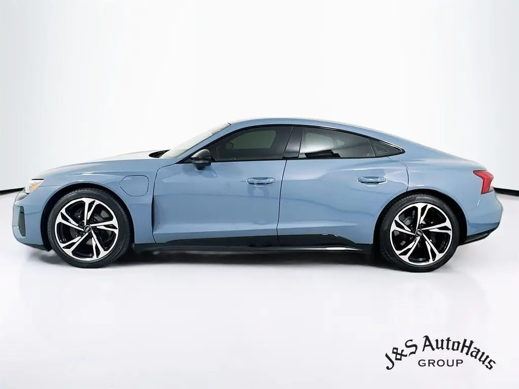 2023 Audi e-tron GT Premium Plus photo 4