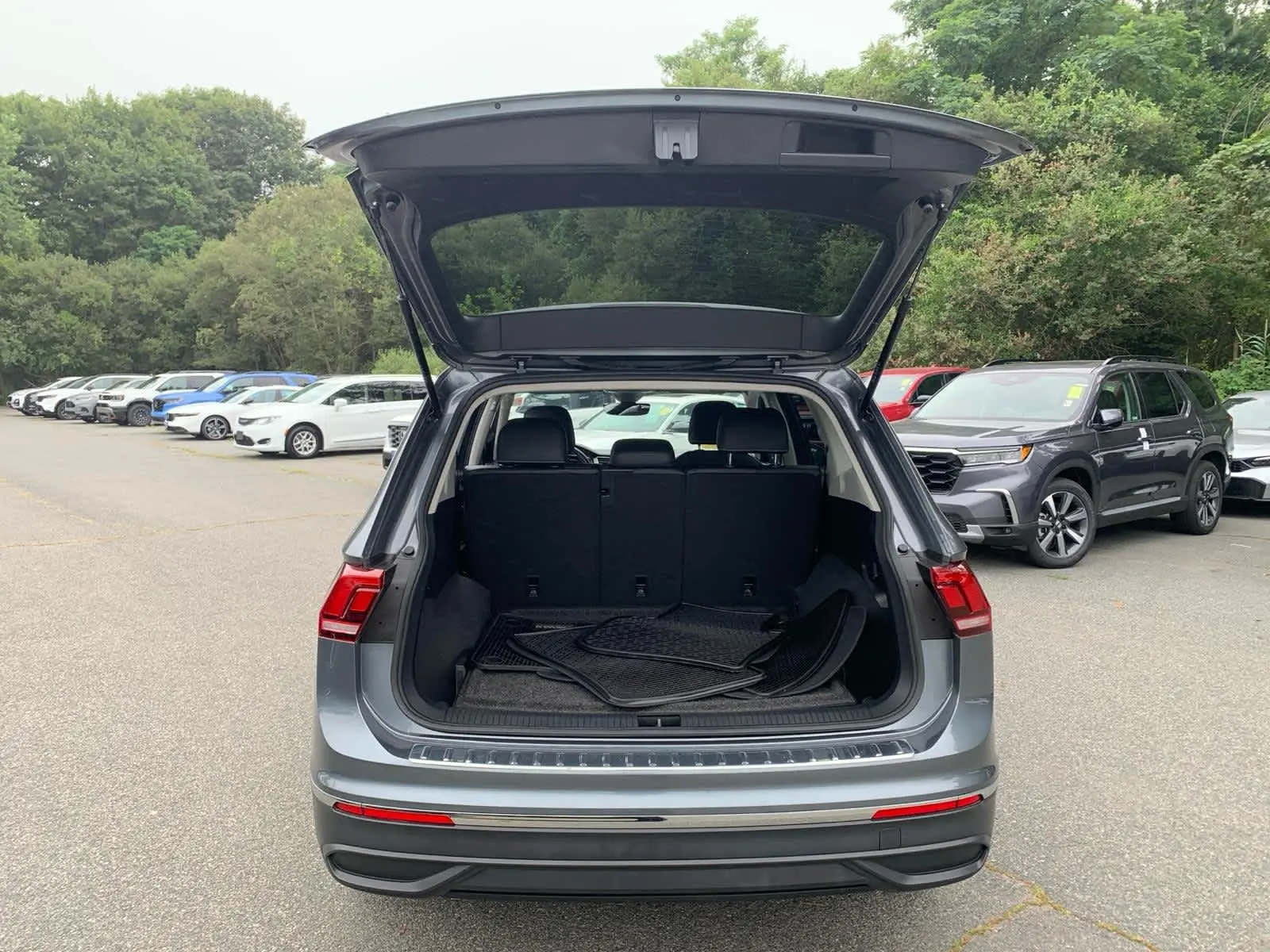 2023 Volkswagen Tiguan SE photo 31