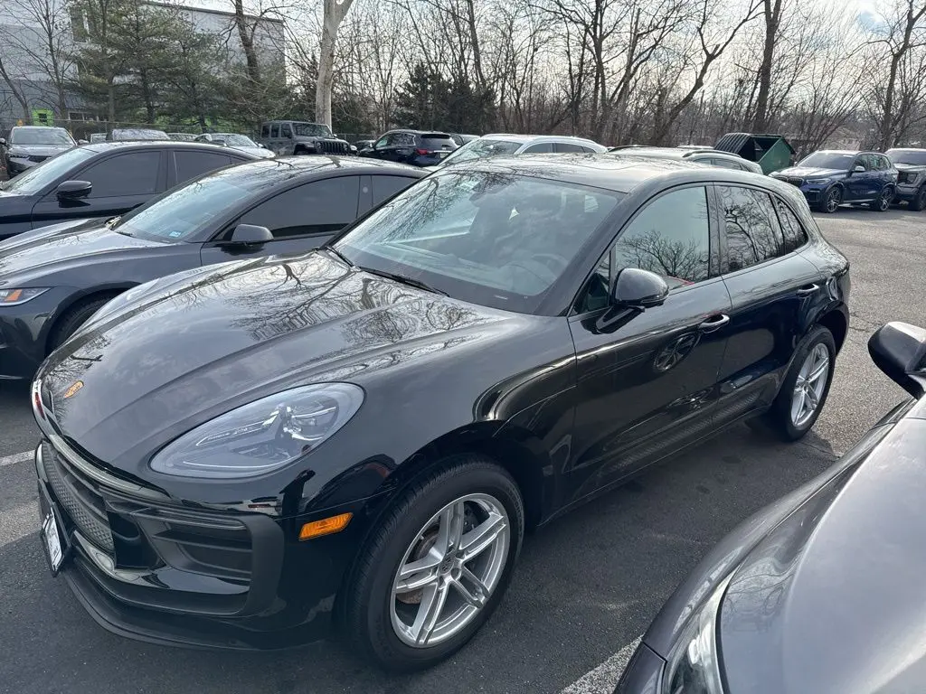 2023 Porsche Macan Base's photo