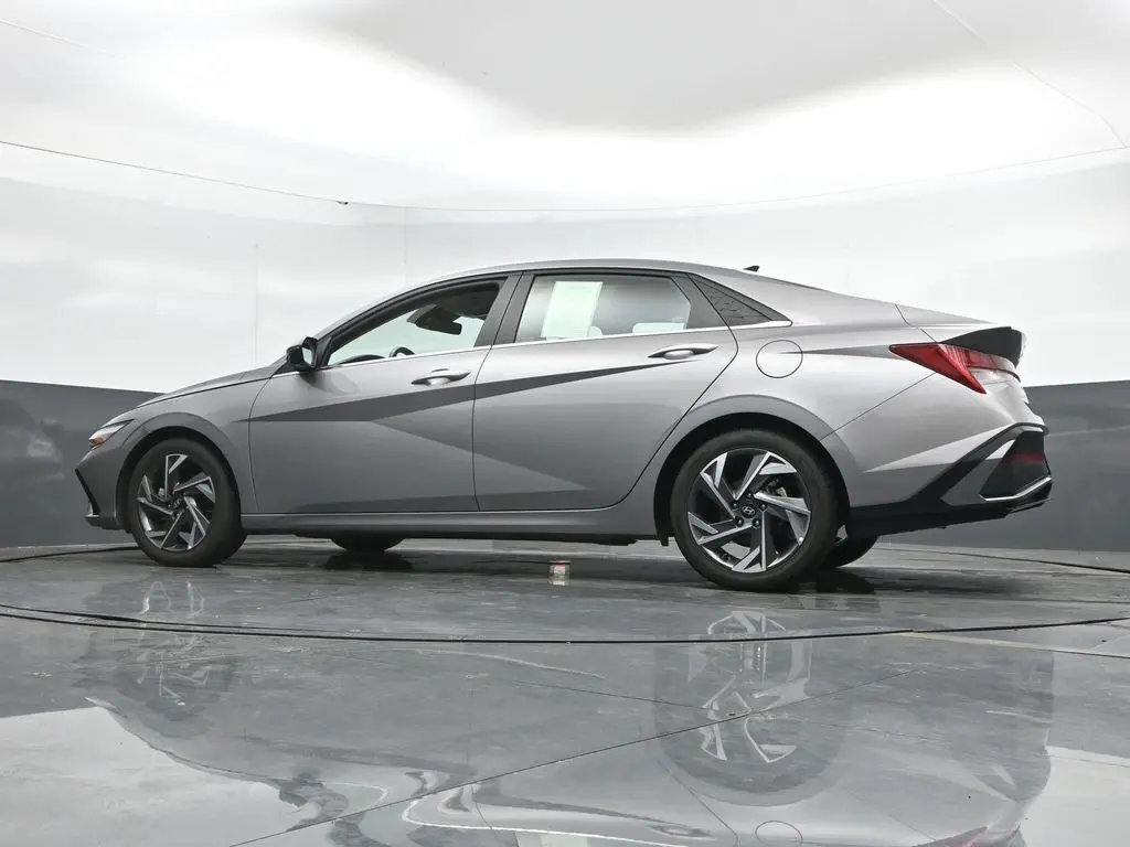 2024 Hyundai Elantra Limited photo 42