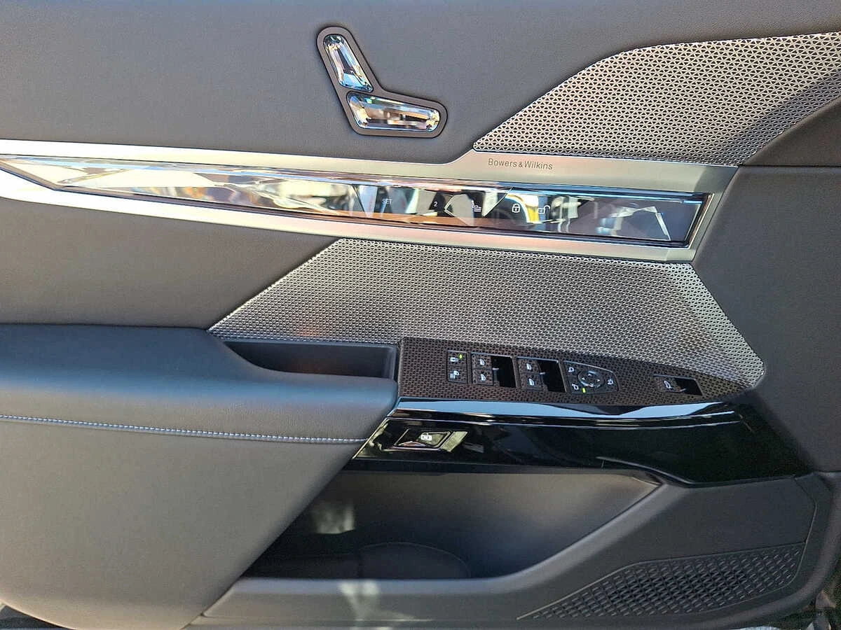 2024 BMW i7 Base - Photo 12
