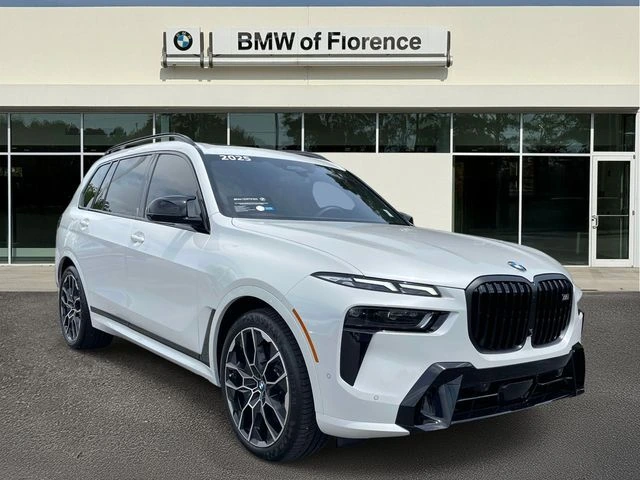 2025 BMW X7 M60i's photo