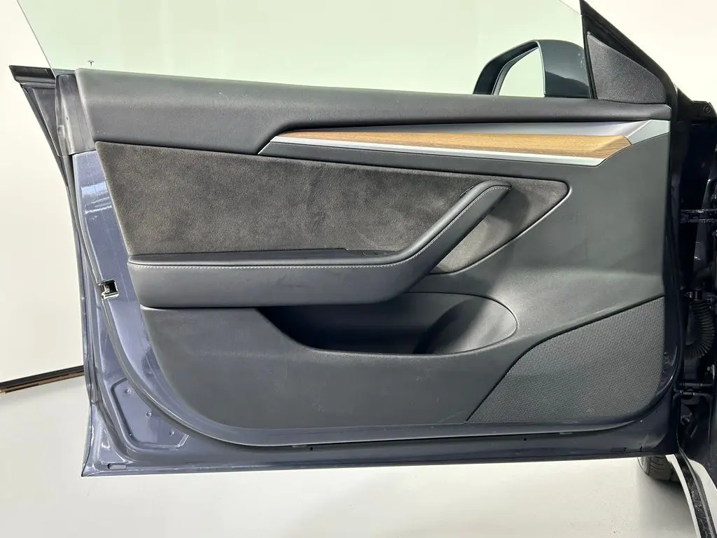 2022 Tesla Model 3 Long Range photo 23