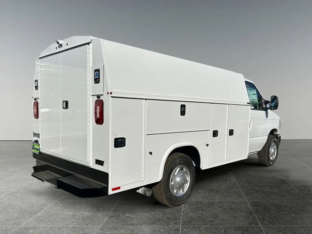 2026 Ford E-350 Base photo 3
