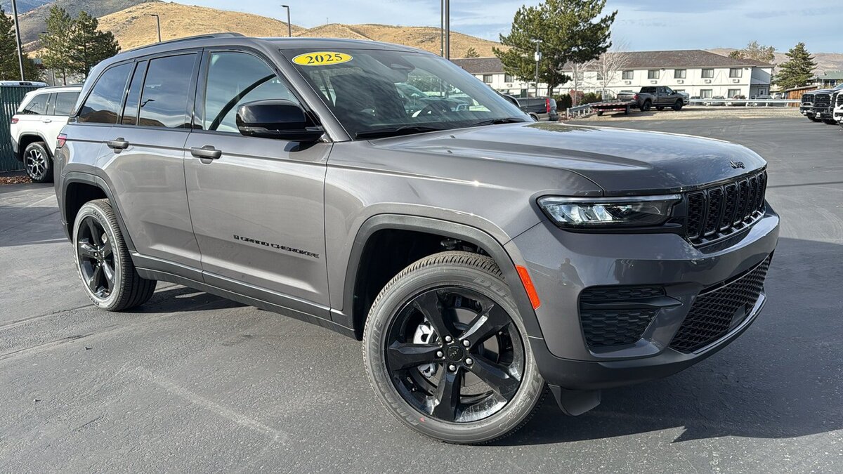 2025 Jeep Grand Cherokee Altitude X 4x4