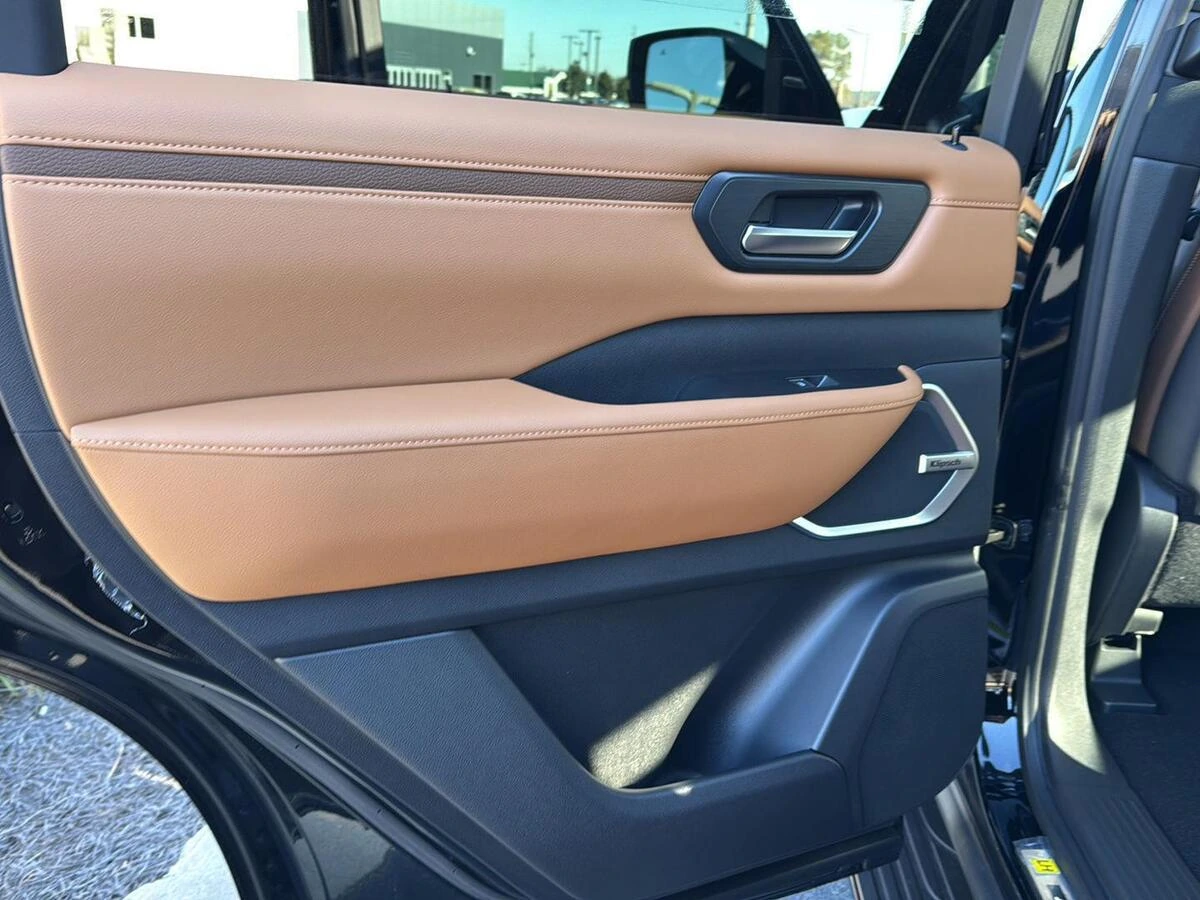 2026 Nissan Armada Platinum Reserve - Photo 16