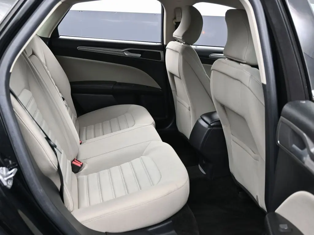 2018 Ford Fusion S Hybrid photo 26