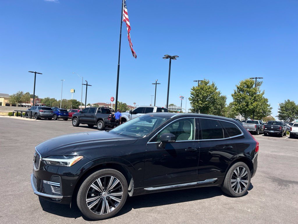 2023 Volvo XC60 B5 Ultimate Bright Theme