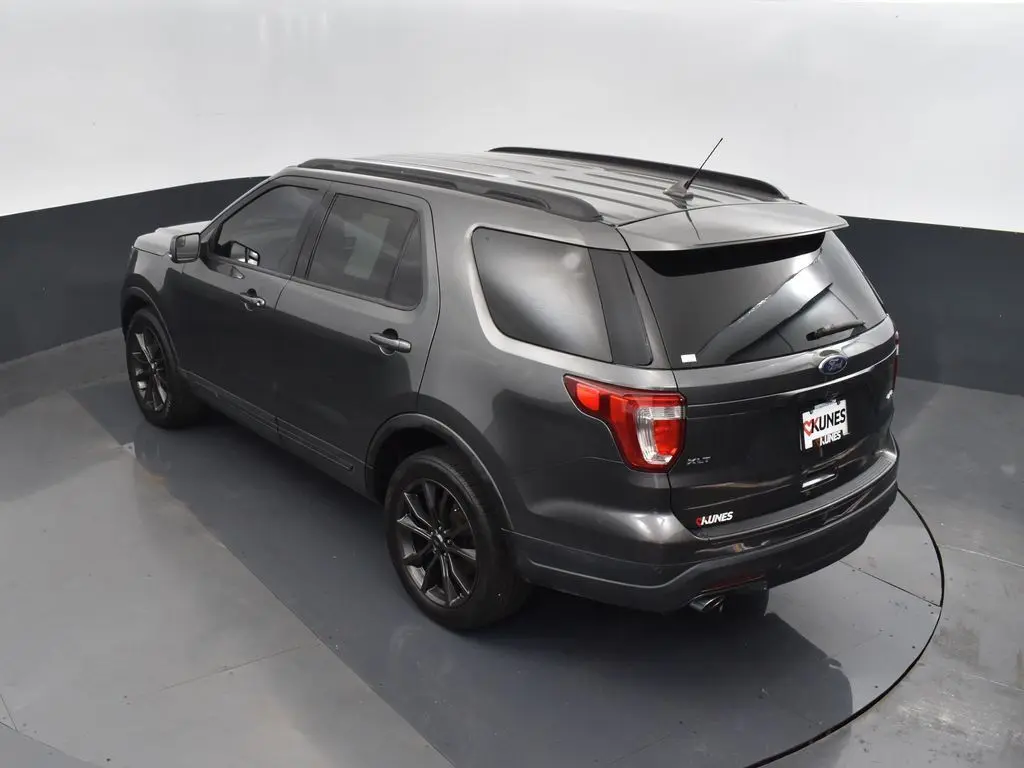 2018 Ford Explorer XLT photo 40
