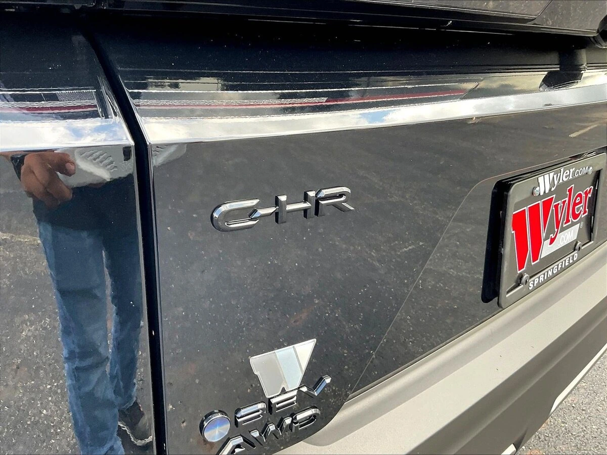 2026 Toyota C-HR XSE - Photo 13