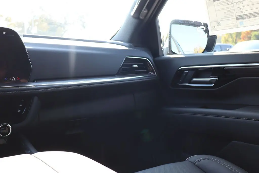 2025 Chevrolet Tahoe Premier photo 41
