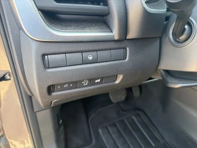 2024 Nissan Rogue SV photo 15
