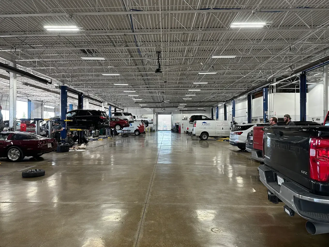 Leo Chevrolet of Indianapolis service shop