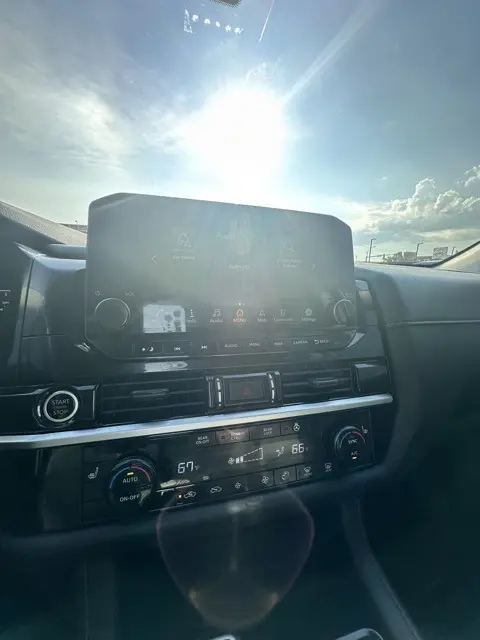 2022 Nissan Pathfinder SL photo 12