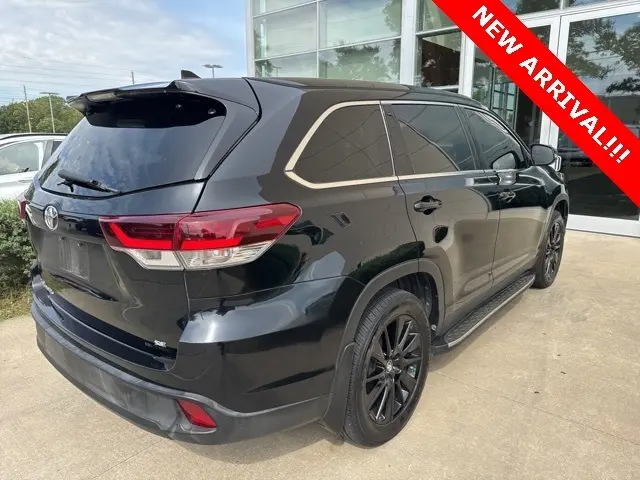 2019 Toyota Highlander SE photo 4