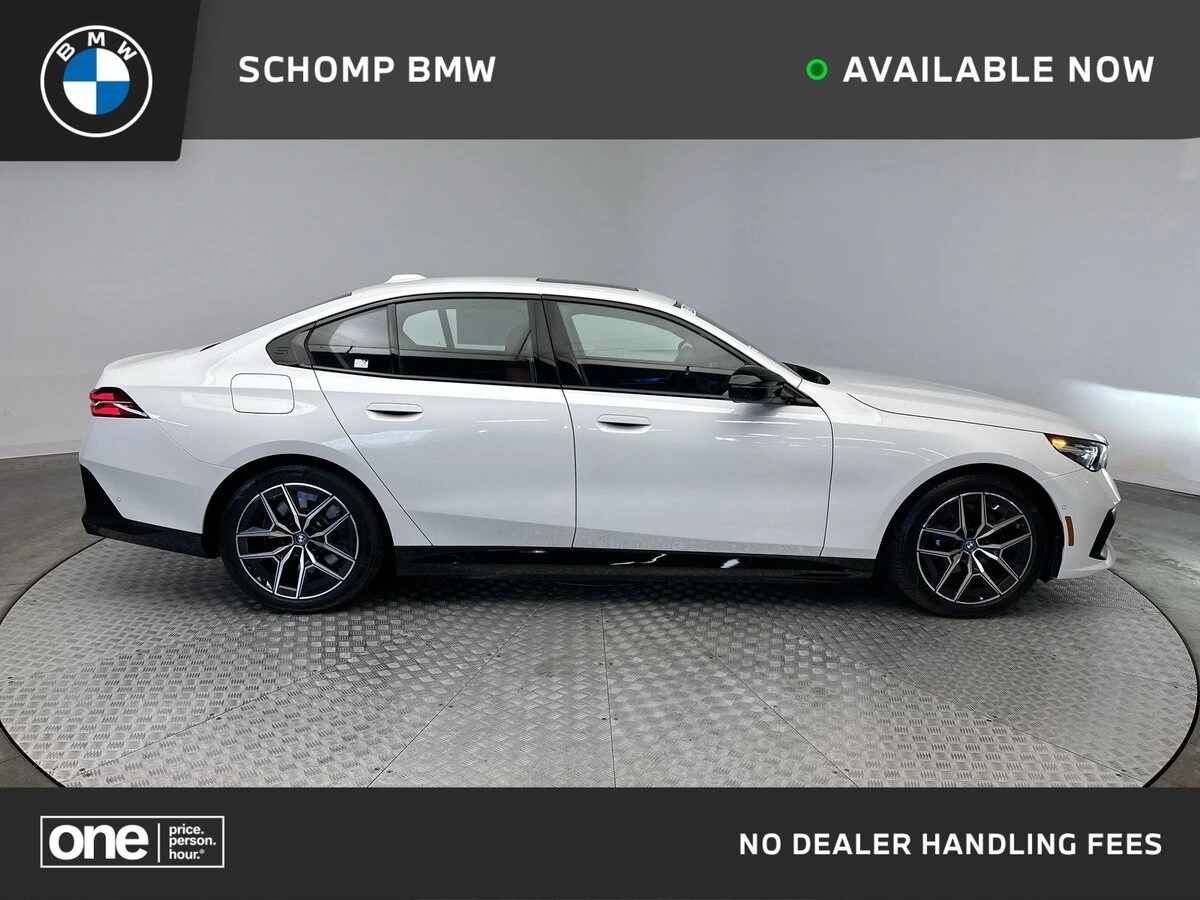 2024 BMW i5 M60's photo