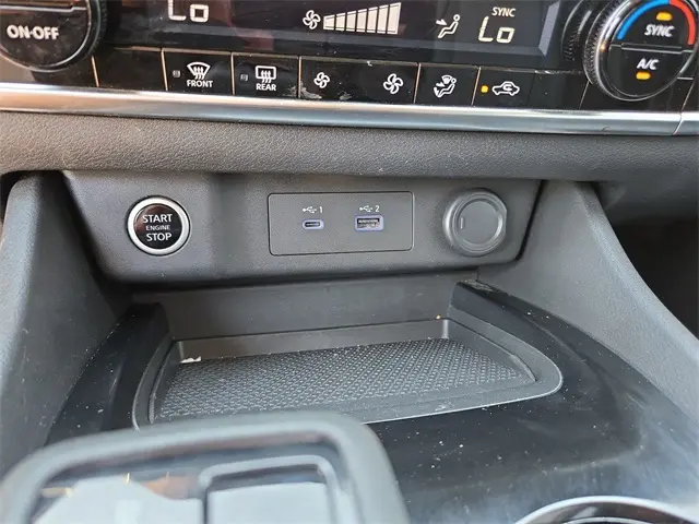 2021 Nissan Rogue SV photo 31