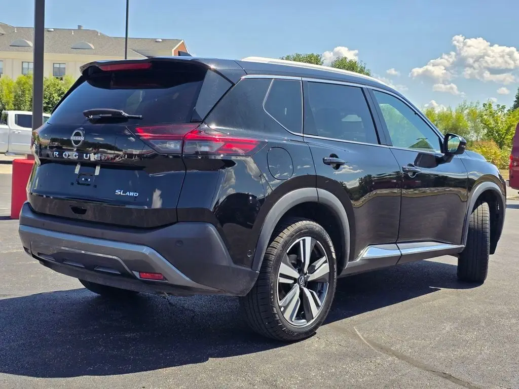 2023 Nissan Rogue SL photo 7