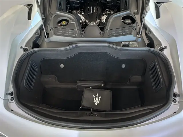 2022 Maserati MC20 Base photo 19