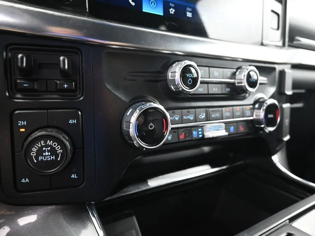 2023 Ford F-150 Lariat photo 20