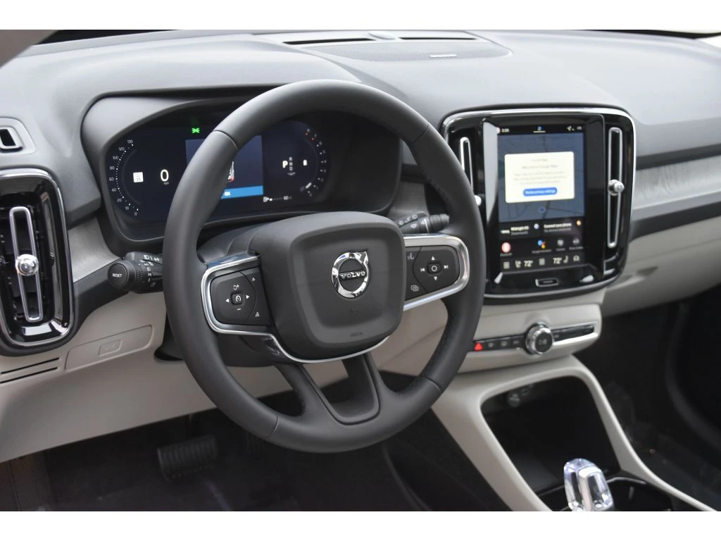 2026 Volvo - image 11