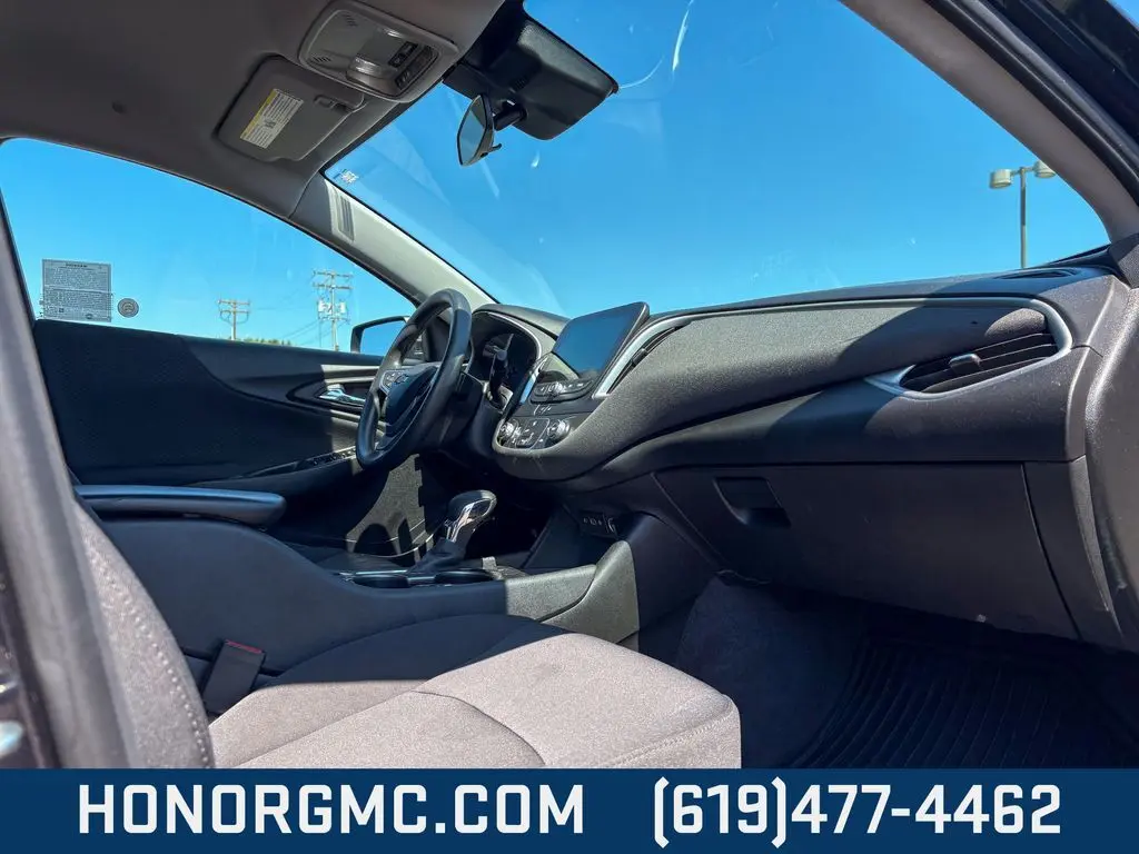 2023 Chevrolet Malibu photo 14