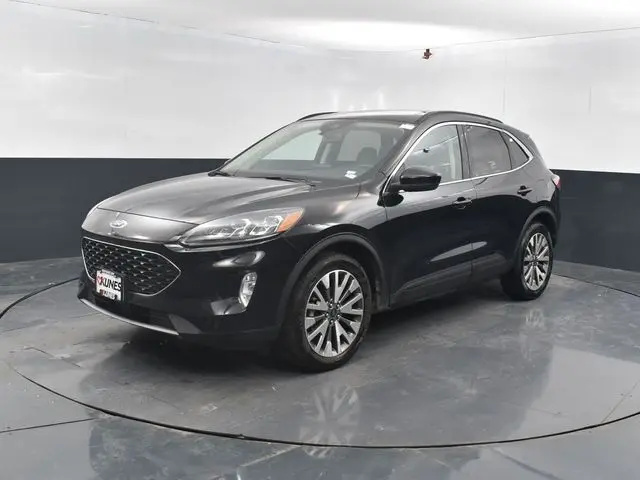2022 Ford Escape Titanium photo 3