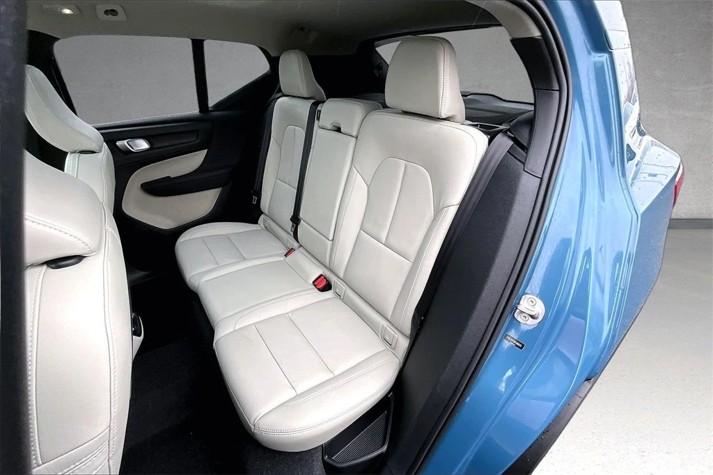 2024 Volvo - image 22