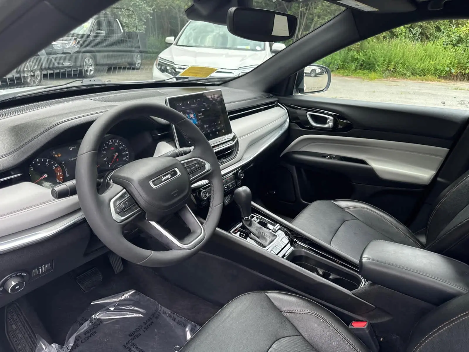 2023 Jeep Compass Limited photo 10
