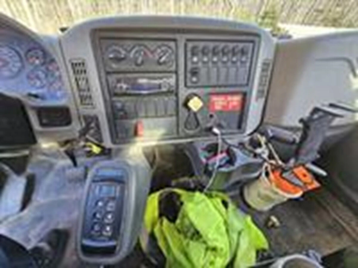 2014 International 4300 in Manchester, NH — photo 4