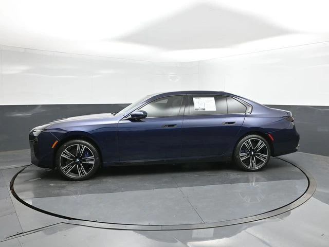 2025 BMW 7 Series 760i - Photo 30