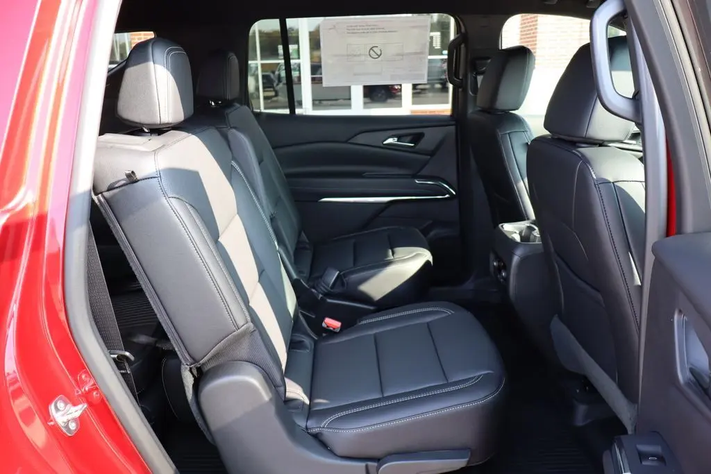 2026 Chevrolet Traverse 2LT photo 44