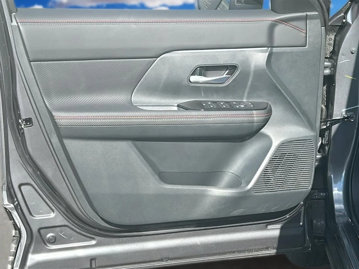 2026 Nissan KICKS SR AWD - Photo 14