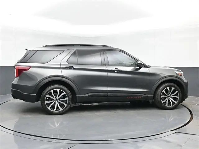 2020 Ford Explorer ST photo 9