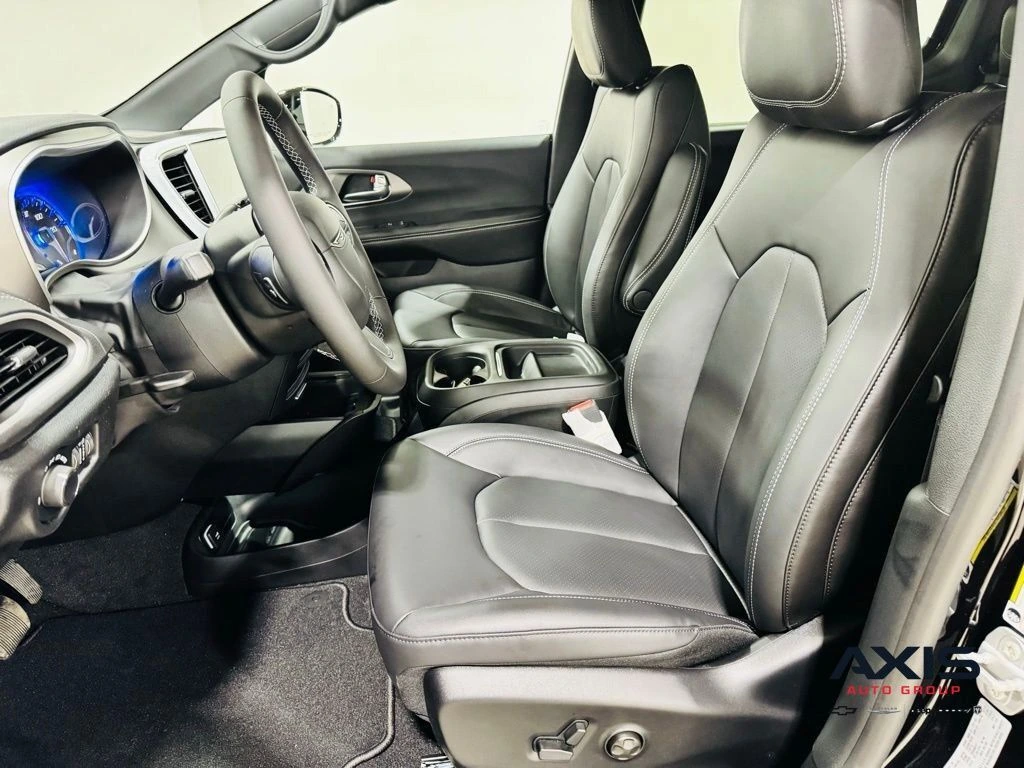 2027 Chrysler Pacifica Select - Photo 25