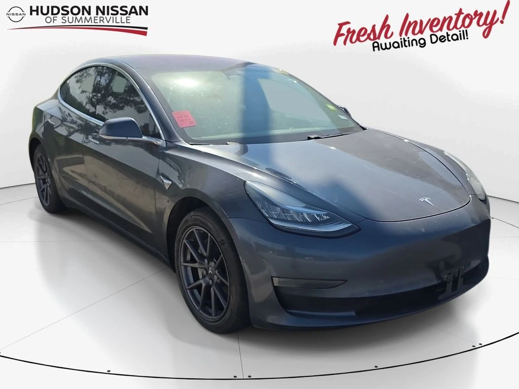 2018 Tesla Model 3's photo