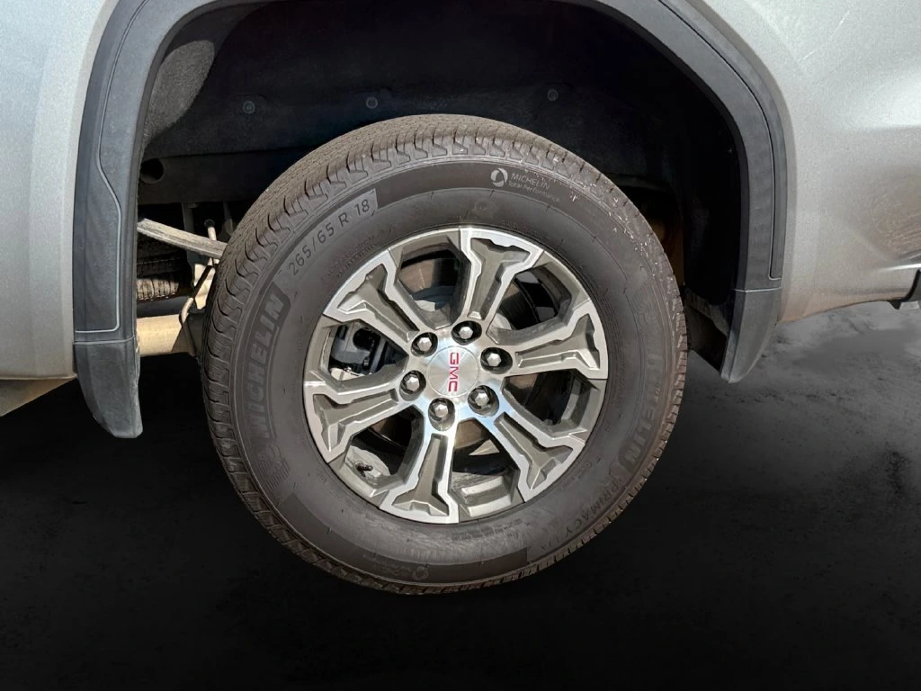2023 GMC Sierra 1500 SLT - Photo 9