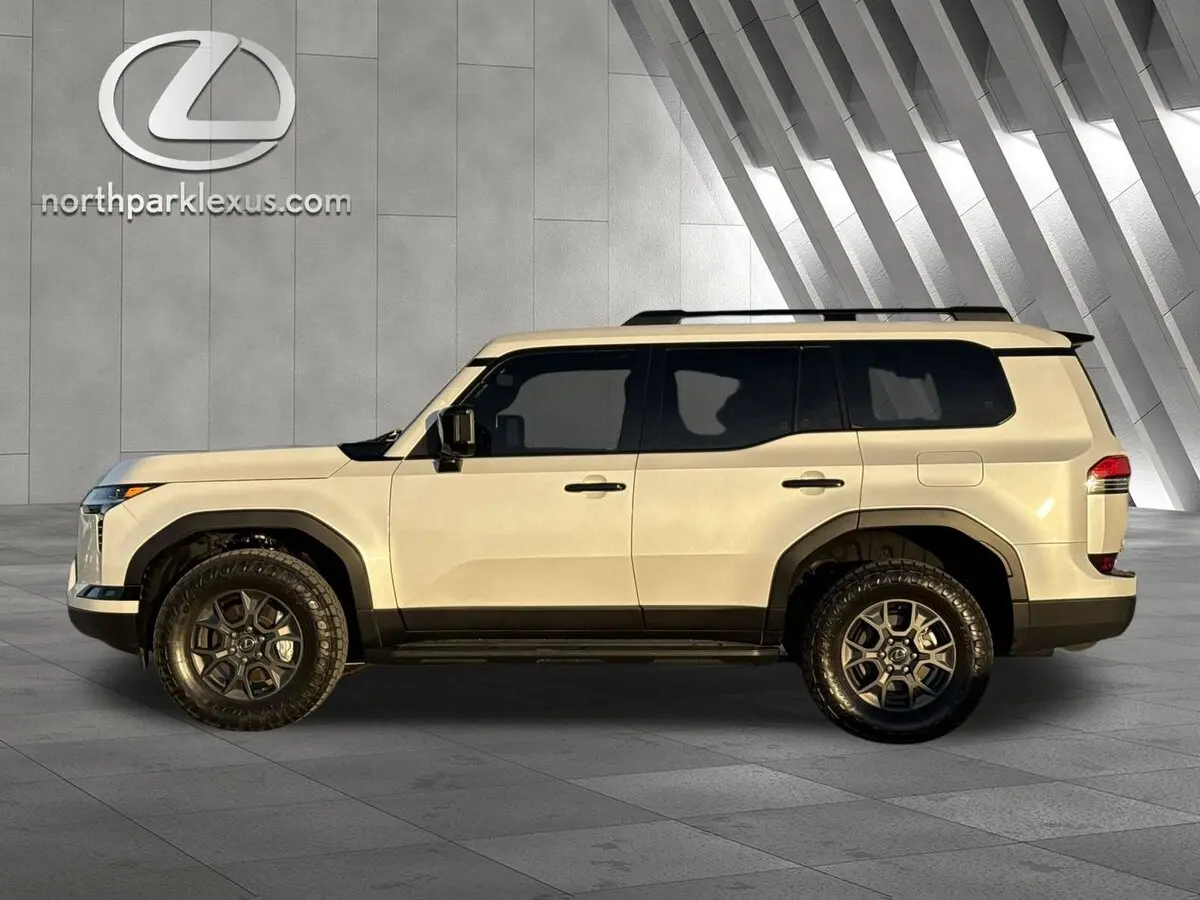 2024 Lexus GX Overtrail's photo